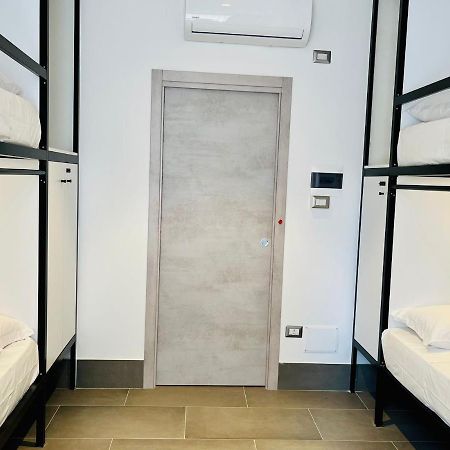 Smart Rooms نابولي المظهر الخارجي الصورة