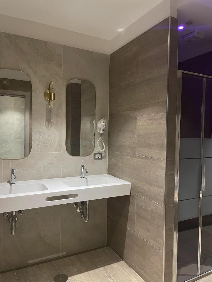 Smart Rooms نابولي المظهر الخارجي الصورة