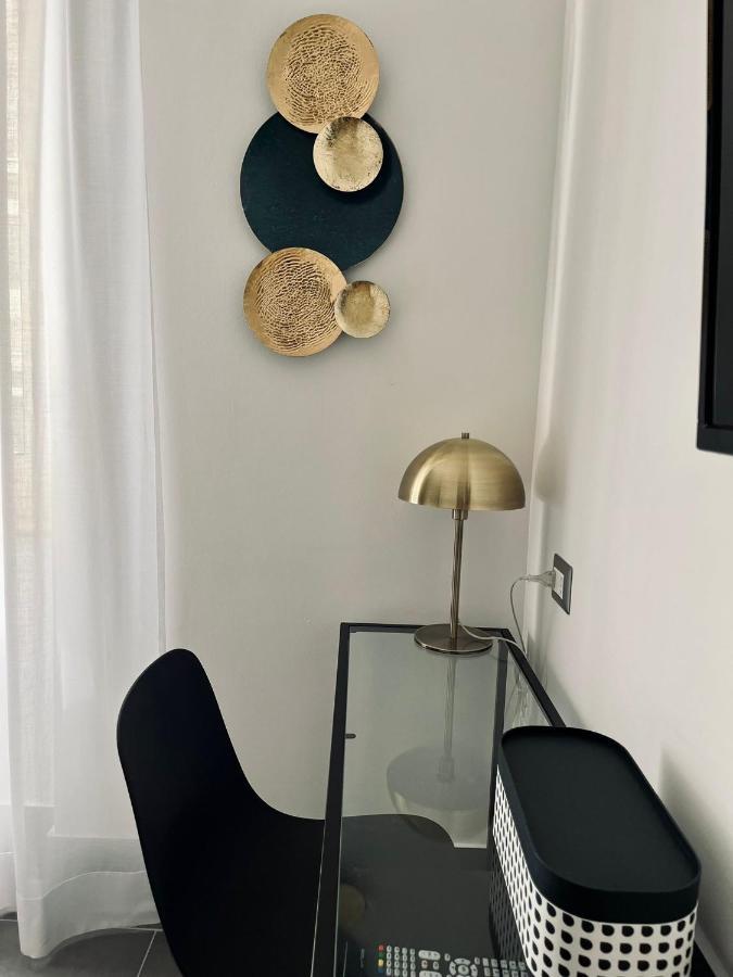 Smart Rooms نابولي المظهر الخارجي الصورة