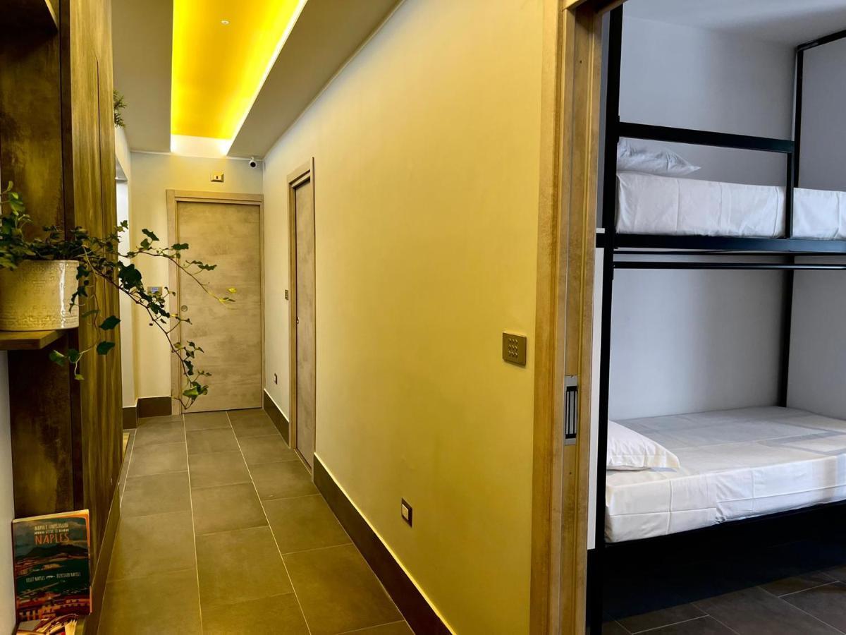 Smart Rooms نابولي المظهر الخارجي الصورة