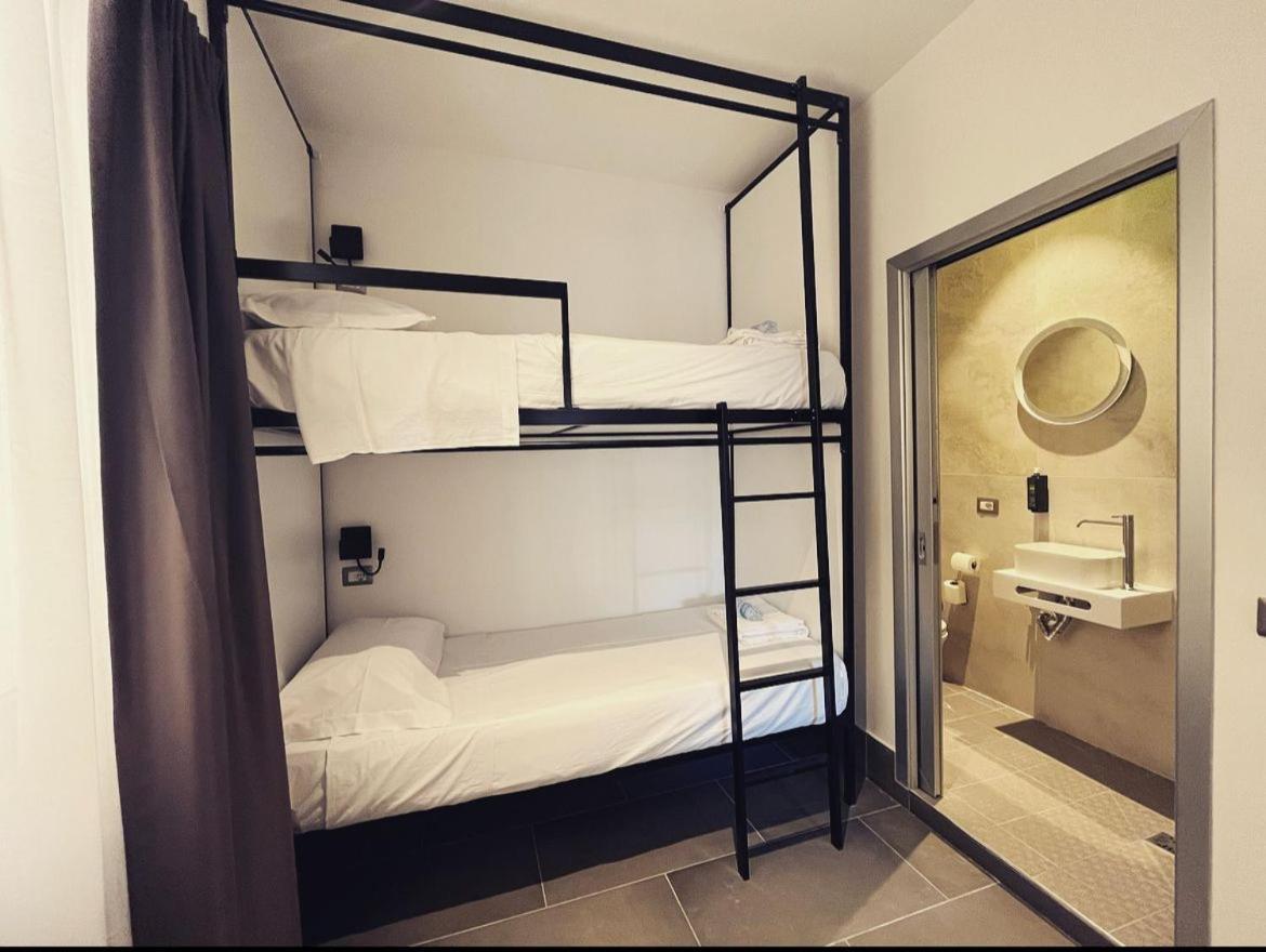 Smart Rooms نابولي المظهر الخارجي الصورة