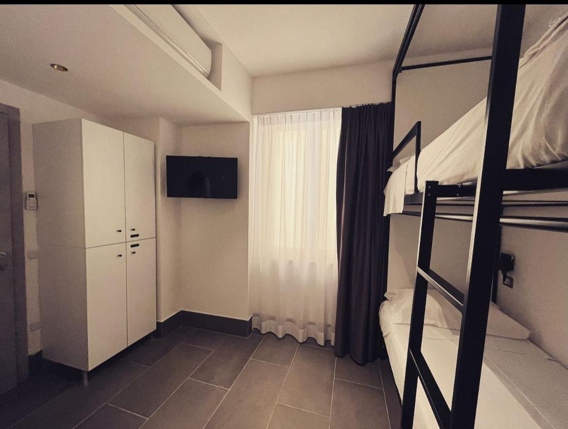 Smart Rooms نابولي المظهر الخارجي الصورة